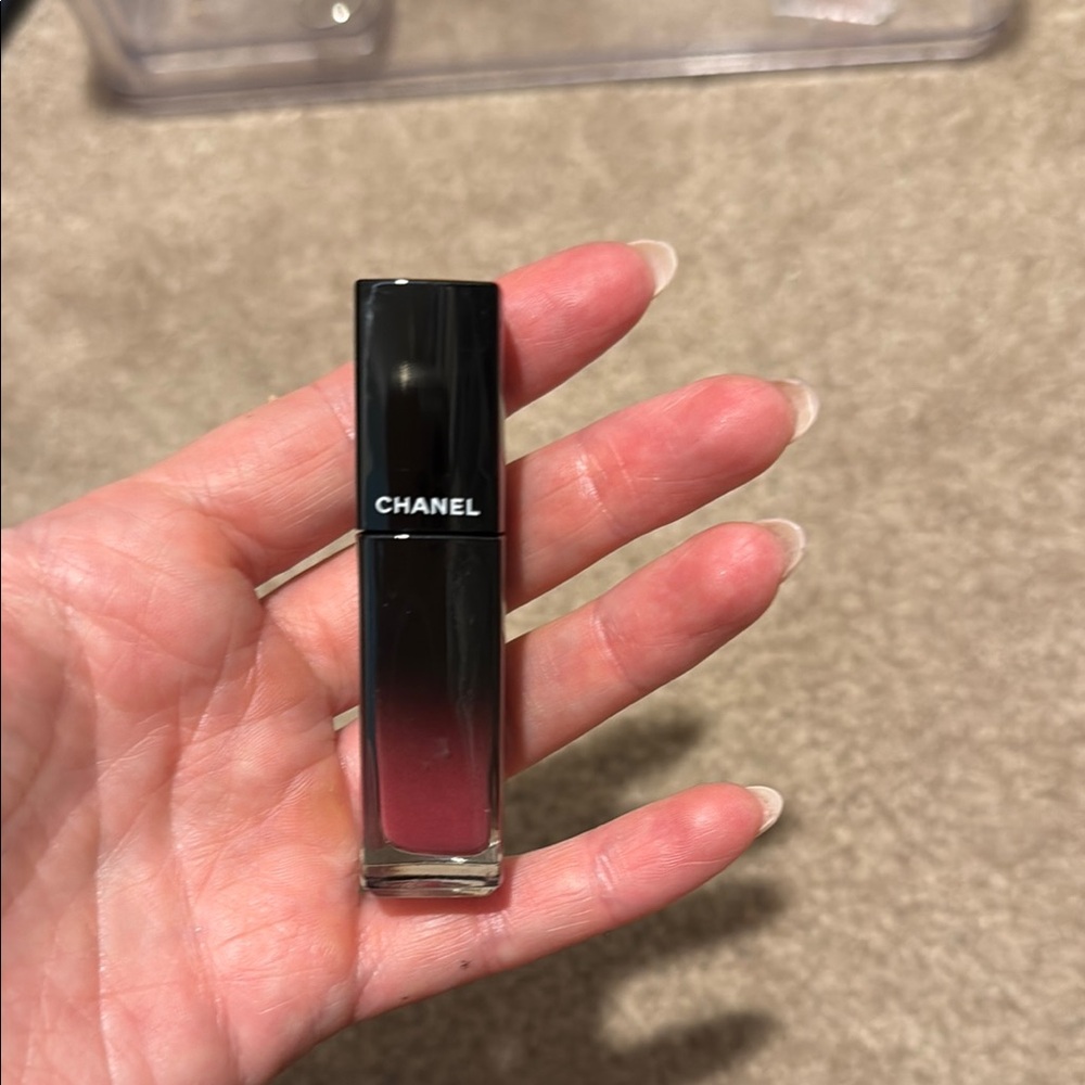 Chanel Rouge Allure Laque in Exigence